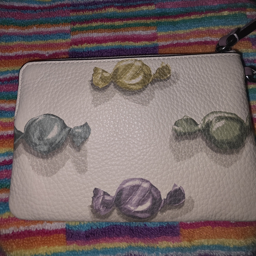Coach Cream Leather Wristlet with Pastel Candy Motif - Picture 4 of 6